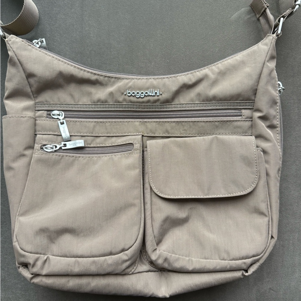 Baggallini Beige Crossbody Bag